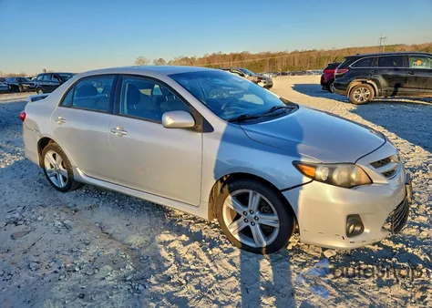 2013 Toyota Corolla Base z USA, uszkodzony, nr VIN 2T1BU4EE8DC002633